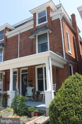 235 Church Ave, Ephrata, PA 17522-2048