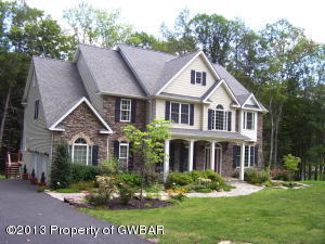114 Karl Dr, Wilkes Barre, PA 18708-8012
