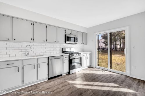 716 Sandra Pl, Bricktown NJ 08724-7047 exterior