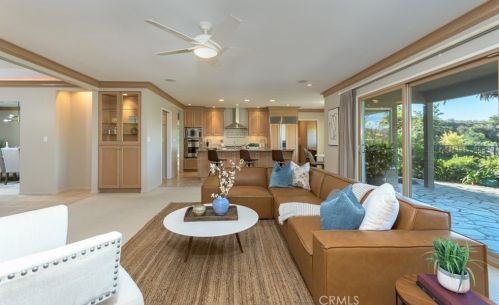 2755 Valle Vista Dr, Glendale CA  91206-4720 exterior