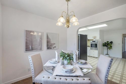 1438 Miramonte Ave, Los Altos CA 94024-5640 exterior