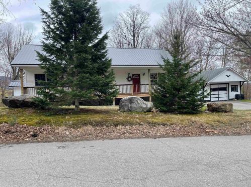 27 Crow Hill St, Northumberland, NH 03582-4141