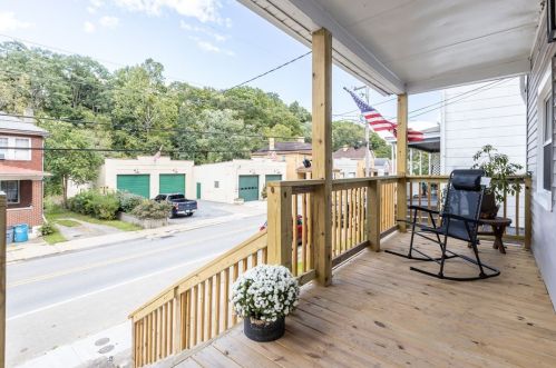 1014 Mclaughlin Run Rd, Bridgeville, PA 15017-2531