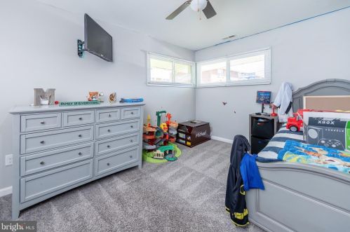 25 Batten Ave, Blenheim NJ  08012-4859 exterior