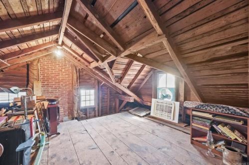 12 Highland Ave, Walden NY  12586-1402 exterior