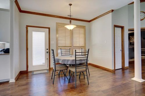 1305 Oak Dr, Lewisville TX  75028-3604 exterior