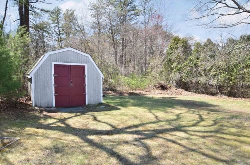 160 Howard Ave, Coventry RI  02816-7742 exterior