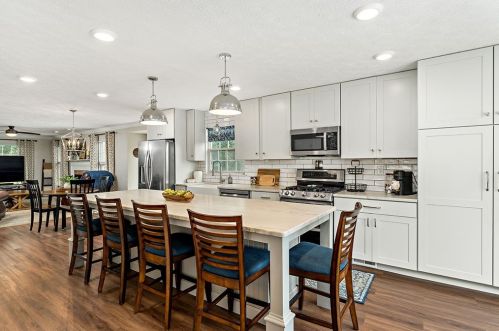 414 Swan Dr, Bridgeville, PA 15017-3400