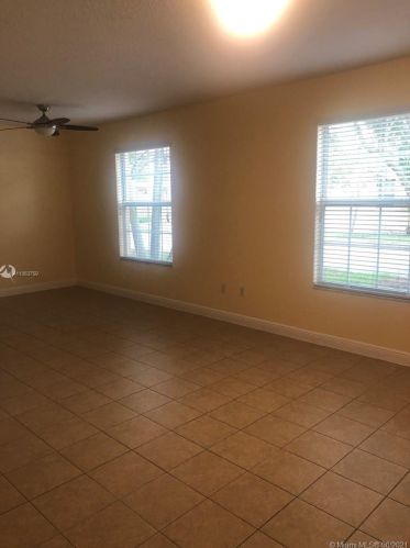 1129 147th Ter, Hollywood FL  33027-6182 exterior