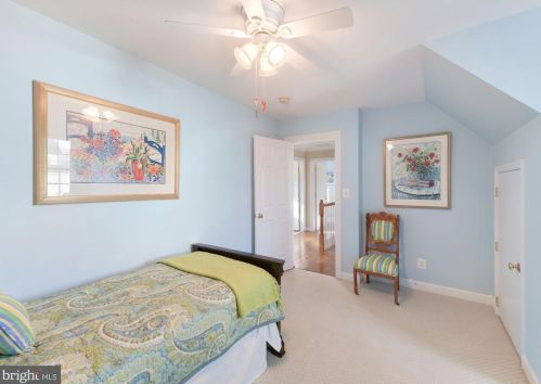 1802 Pimmit Dr, Falls Church VA  22043-1114 exterior