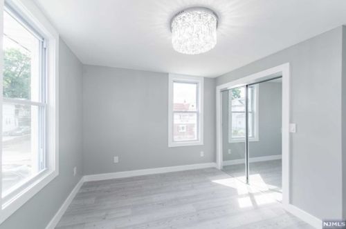 22 Harvard St, Nutley NJ  07110-3322 exterior