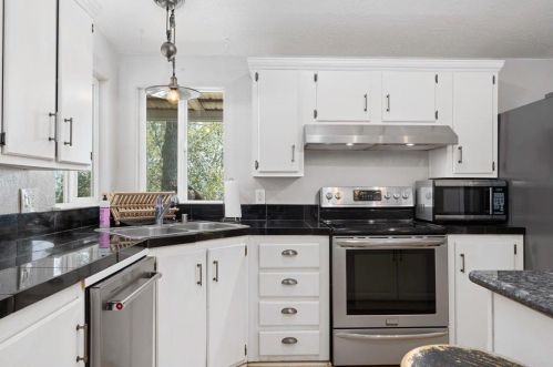 20063 Post Chaise Cir, Grass Valley CA  95949-9585 exterior