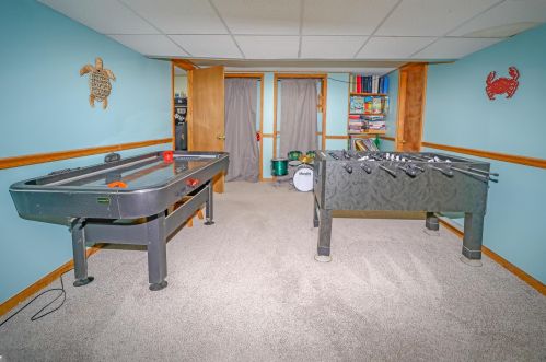 312 Hessenauer Dr, Sugar Grove Lake OH  44833-2343 exterior