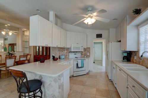 10652 Hartwick Dr, Fort Pierce FL  34987-1923 exterior