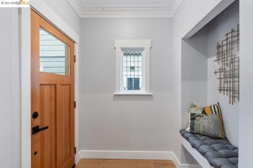 617 59th St, Oakland, CA 94609-1415