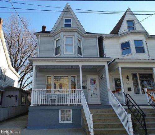 228 Phillips St, Coaldale, PA 18218-1618