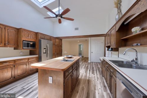 3450 Fishing Crk Vly Rd, Harrisburg PA 17112-9627 exterior