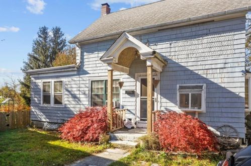 495 Main Rd, Tiverton, RI 02878-1322