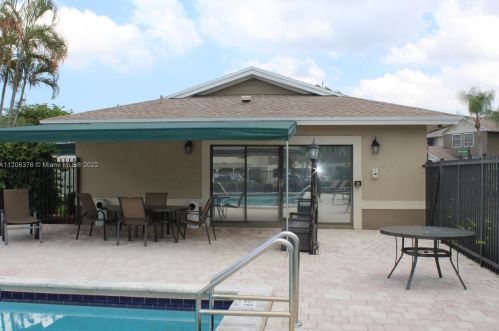 10753 11th St, Hollywood FL  33026-5925 exterior