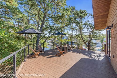 49 Cherokee Ln, Bricktown NJ  08724-4405 exterior