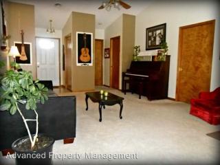112 Knoxberry Cir, Manhattan KS  66502-7620 exterior
