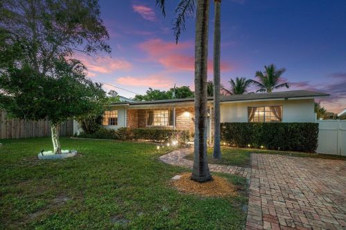 239 34th Ave, Boynton Beach, FL 33435-8625