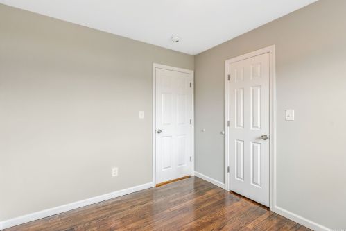 9 Brookwood Dr, Wheatley Heights NY  11798-1005 exterior