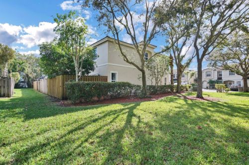 874 Summit Lake Dr, West Palm Beach FL  33406-9109 exterior