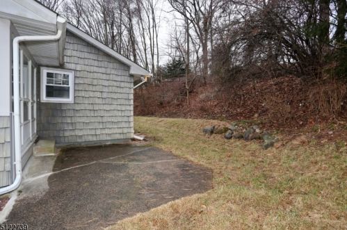 192 Goffle Hill Rd, Paterson NJ  07506-3212 exterior