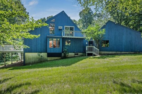 323 Hidden Lake Rd, Higganum, CT 06441-4528