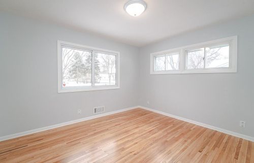 2093 Emerald Ln, Saint Paul MN  55122-2810 exterior