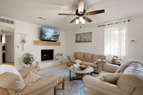 10005 Chippendale Dr, Dallas TX  exterior