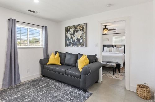 39970 Calle Bellagio, Temecula CA  92592-8620 exterior