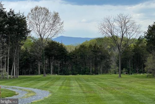 3098 Hamburg Rd, Edinburg VA  22824-3093 exterior