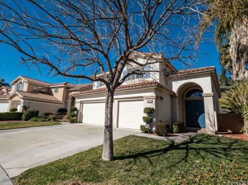 23712 Oak Cir, Santa Clarita, CA 91321-4627