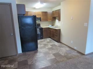 1636 24th Ave, Grand Forks ND  58201-6741 exterior