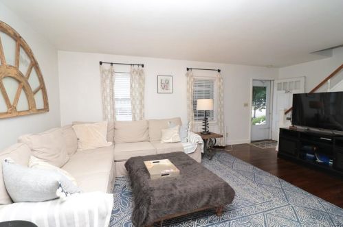 1842 Summer St, Stamford, CT 06905-5015