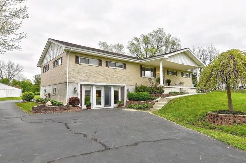 1147 Orchard Hill Dr, Miamisburg, OH 45342-1916