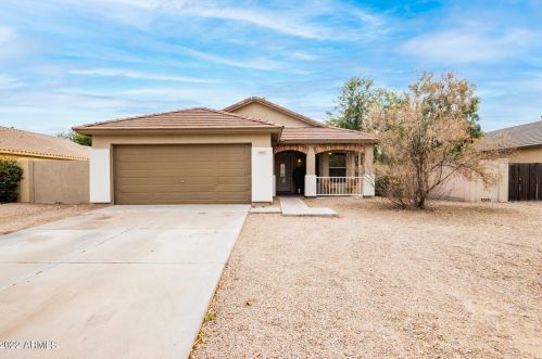 1053 Chelsea Dr, San Tan Valley, AZ 85140-5660