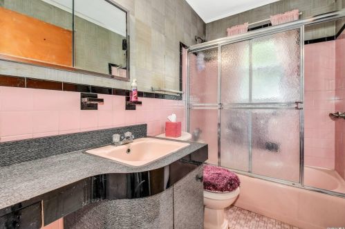 11 Ruby Ln, Huntington Station NY  11746-4518 exterior