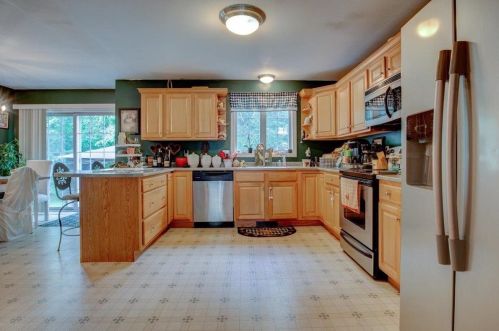 7 Lenox St, Somersworth NH  03878-1849 exterior