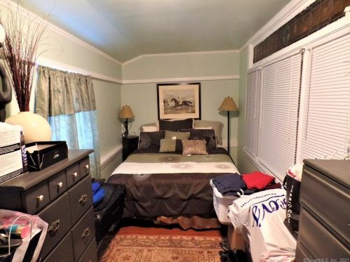 71 Merchant St, Bridgeport CT  06604-2214 exterior