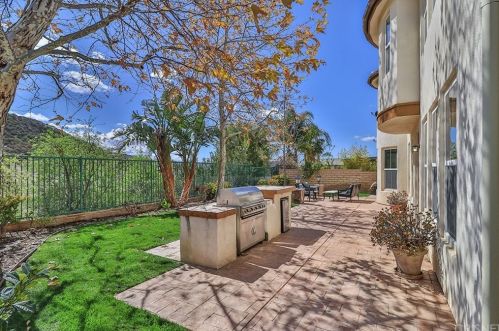 4110 Eagle Flight Dr, Simi Valley CA 93065-0225 exterior