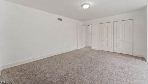 11 Spring Mdw, Oxford NJ  07863-3246 exterior