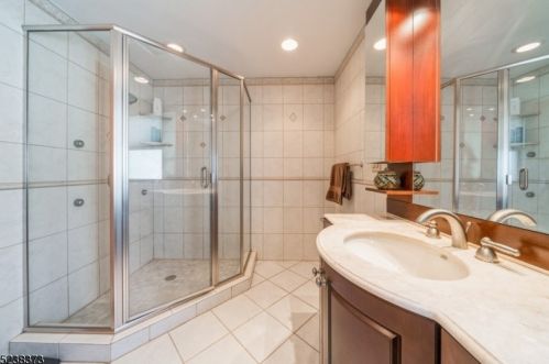 716 Avenue C, Bayonne NJ  07002-2542 exterior