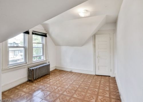 14 Stockton Pl, East Orange NJ  07017-5209 exterior