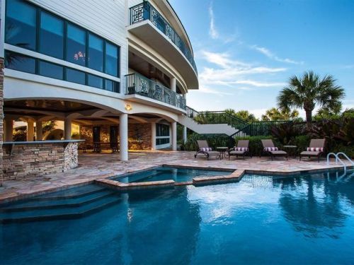 191 Beachside Dr, Vero Beach, FL 32963-9575
