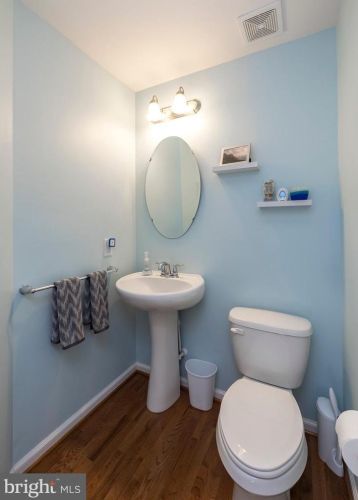 135 Sandpiper Ct, Gilbertsville PA  19525-8118 exterior