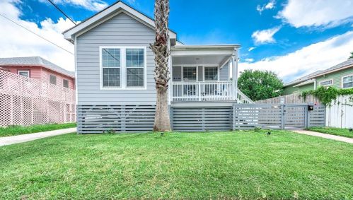 1314 13th St, Galveston TX  77550-8205 exterior