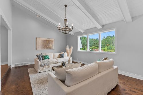 2414 Lagoon Ct, Thiensville WI  53092-5549 exterior